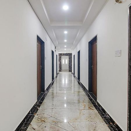 Fabhotel W Grand Suites - Nr Lanco Hills, Manikonda Хайдарабад Экстерьер фото