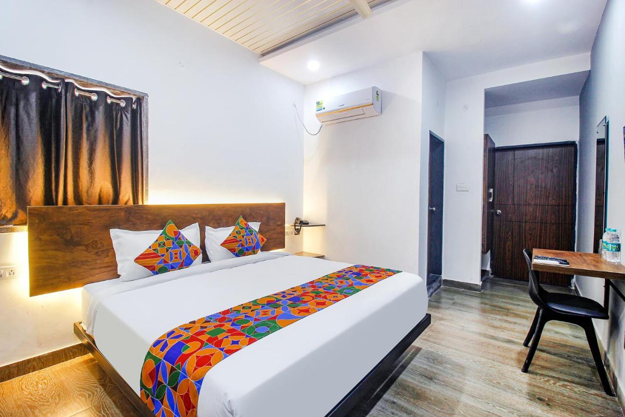 Fabhotel W Grand Suites - Nr Lanco Hills, Manikonda Хайдарабад Экстерьер фото
